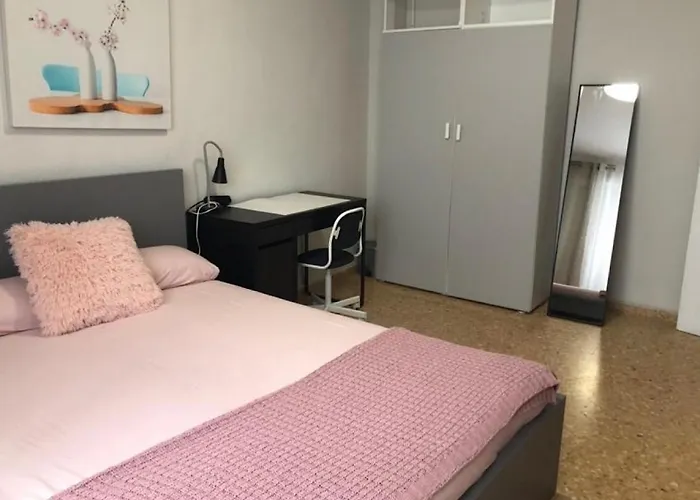 Δωμάτια σε οικογενειακή κατοικία Near The Cabanyal And Universities *