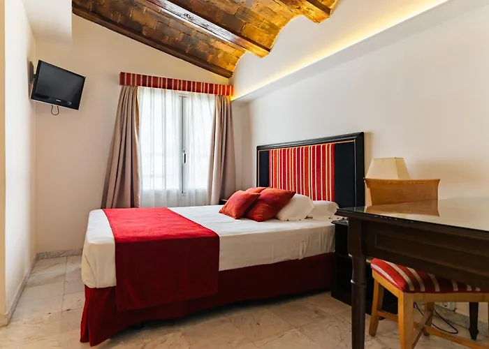 Ad Hoc Monumental 1881 3* Валенсия