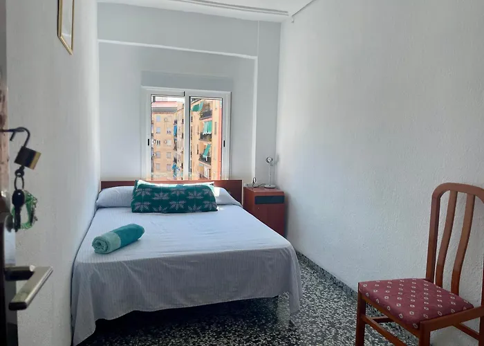 Private In Shared Workstay Valencia