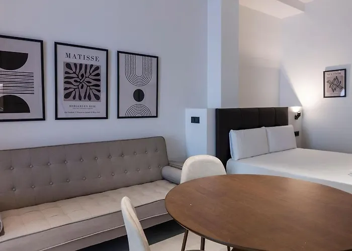 Vlc Host - Zapadores Apartmán *