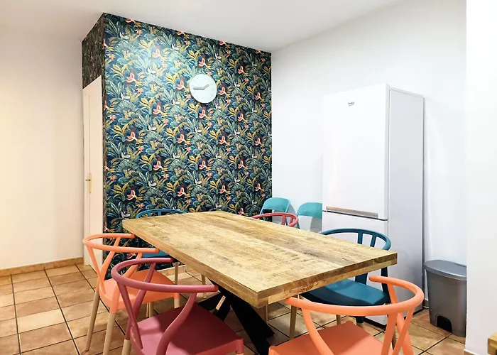 Flats Friends Nave * Valence