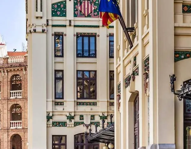 Petite Penthouse With The Sunniest Terrace In * Valencia