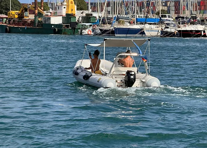 Marine Dream Πλωτό κατάλυμα