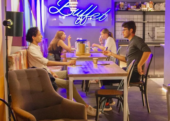 Room00 بيت شباب