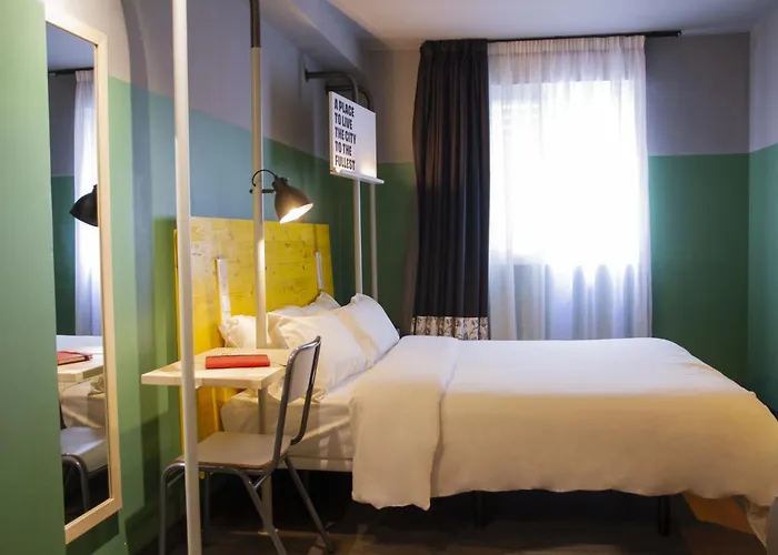 אכסניה Room00 *