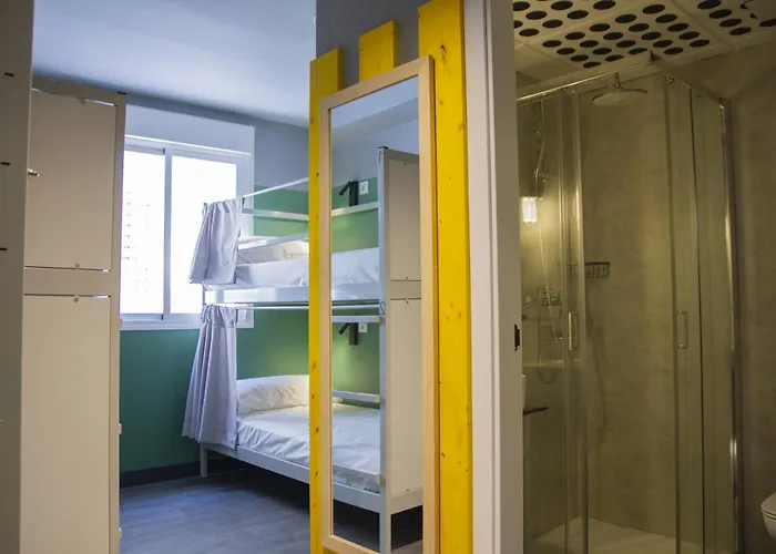 بيت شباب Room00