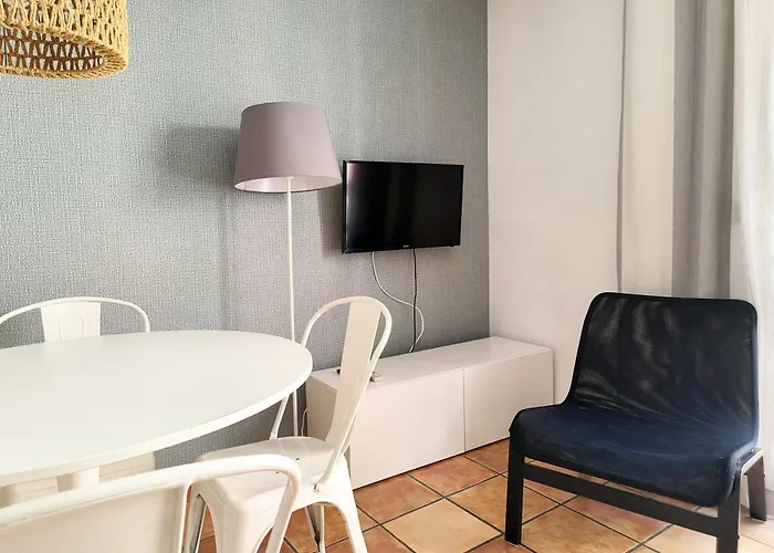 Flats Friends Nave *