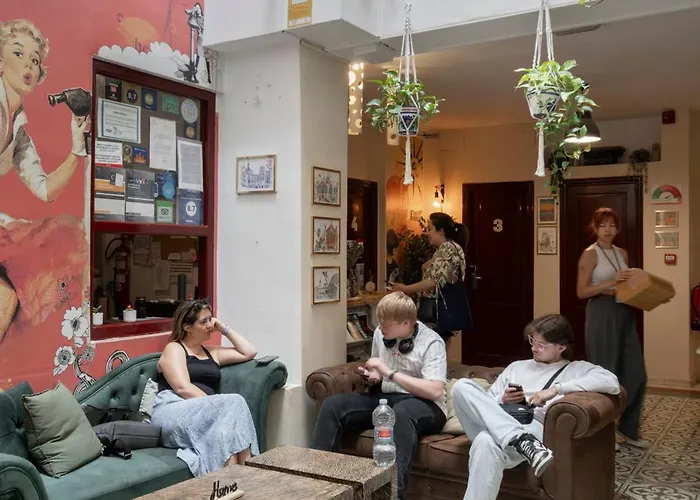 Youth By Feetup Albergue