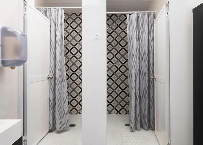 Youth By Feetup * Βαλένθια