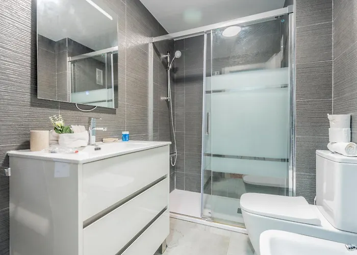 Familiar En Avenida Del Puerto * Valencia