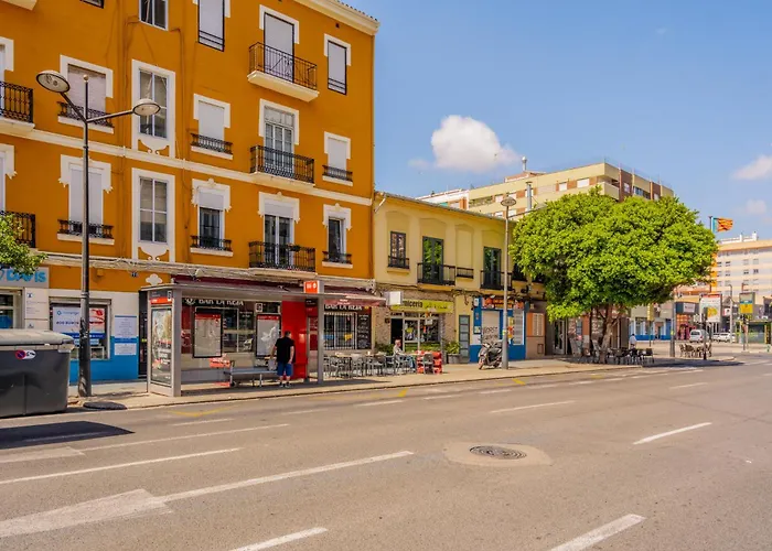 Familiar En Avenida Del Puerto * Valencia