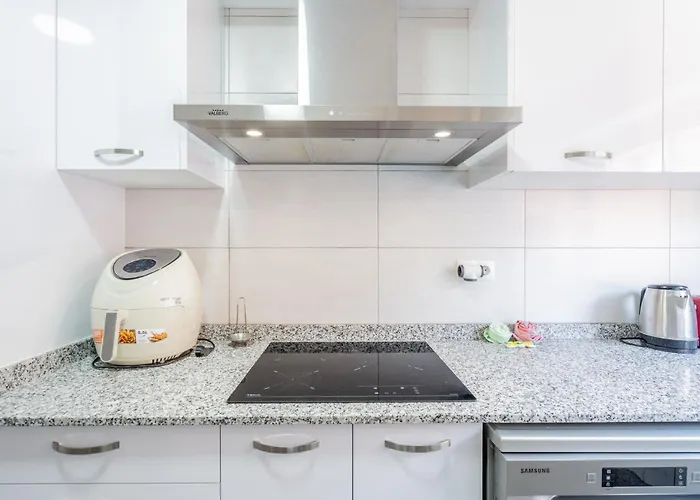 Familiar En Avenida Del Puerto Lejlighed