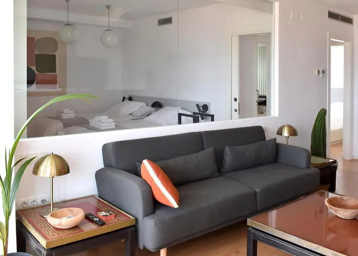 Апартаменты Stylish Well-connected Beachfront Flat Валенсия