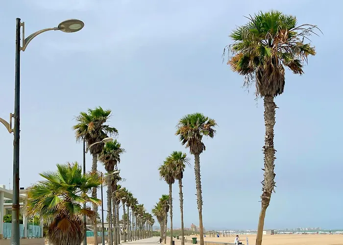 شقة Stylish Well-connected Beachfront Flat فالنسيا