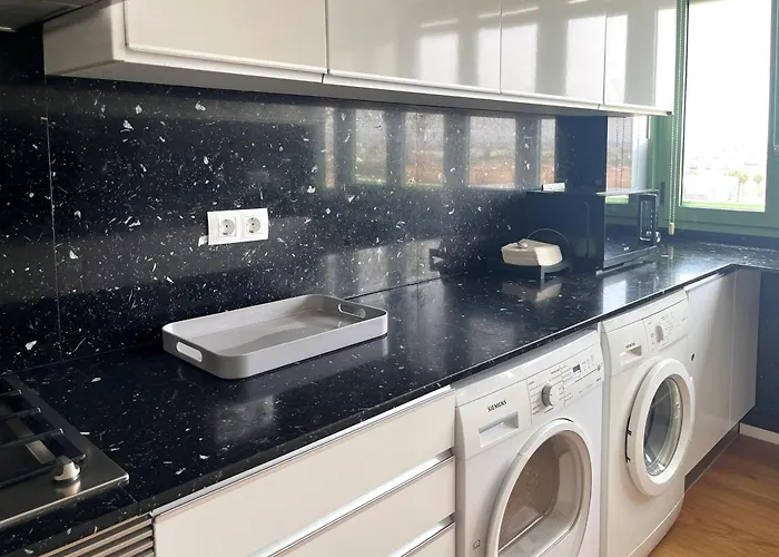 Stylish Well-connected Beachfront Flat *