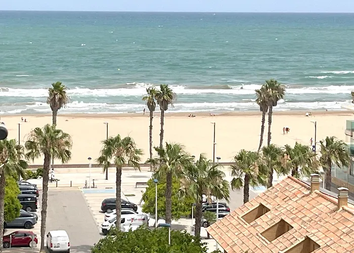 Stylish Well-connected Beachfront Flat Апартаменты Валенсия