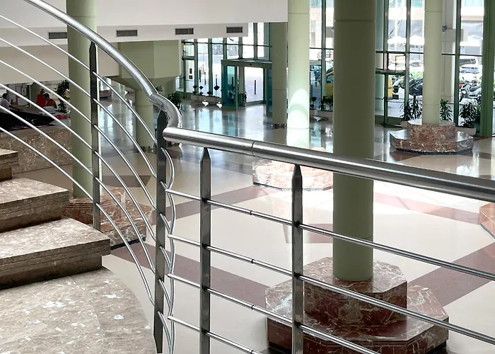 Апартаменты Stylish Well-connected Beachfront Flat *