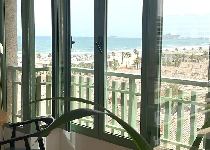 Stylish Well-connected Beachfront Flat Апартаменты Валенсия
