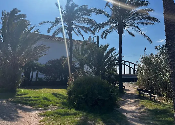 شقة Stylish Well-connected Beachfront Flat فالنسيا