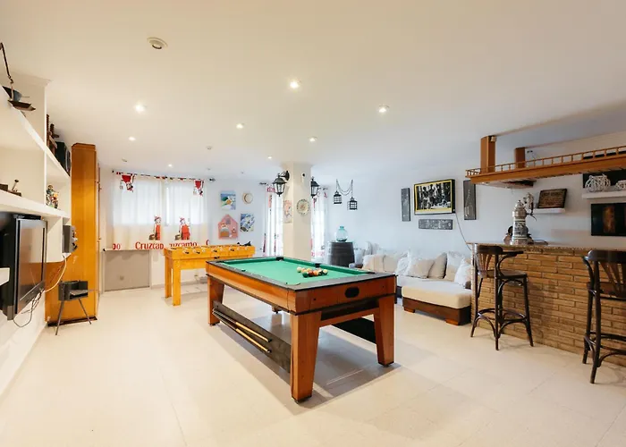 펜션 Chalet, Rodeada De Naturaleza Piscina A Doce Klm De Y 7 Del Aeropuerto *