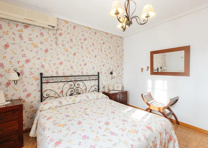 펜션 Chalet, Rodeada De Naturaleza Piscina A Doce Klm De Y 7 Del Aeropuerto *