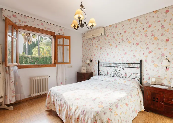 Chalet, Rodeada De Naturaleza Piscina A Doce Klm De Y 7 Del Aeropuerto 펜션 *