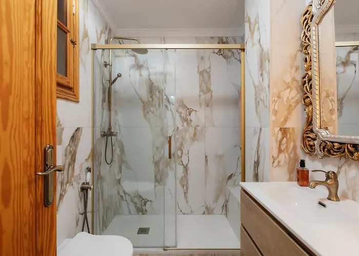 Chalet, Rodeada De Naturaleza Piscina A Doce Klm De Y 7 Del Aeropuerto *