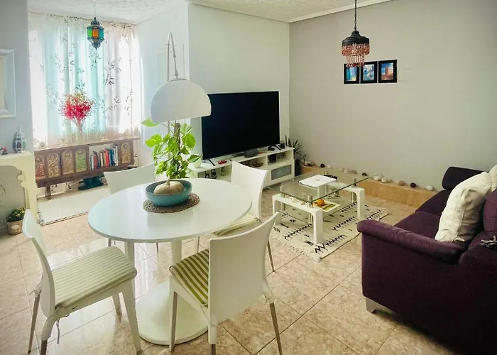 Privada En Piso Compartido * Βαλένθια