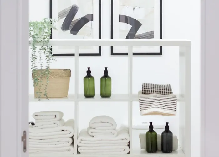 Vlc Host - Manya Valencia