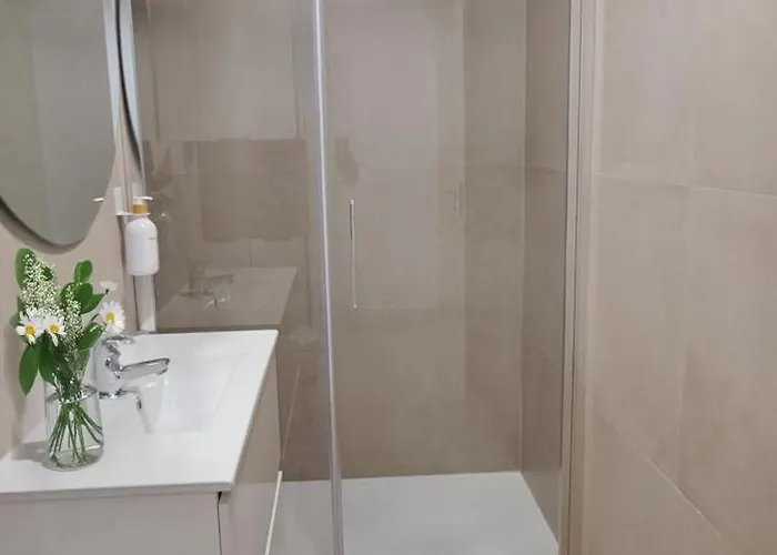 Piso Nuevo Y Luminoso De Temporada Min 12 Noches فالنسيا