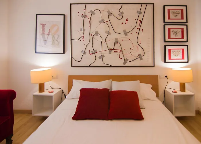 Luminoso. Comodo. Acogedor. Wifi. Junto A Ave