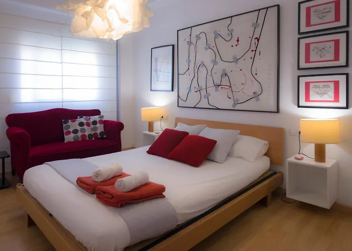 Appartement Luminoso. Comodo. Acogedor. Wifi. Junto A Ave