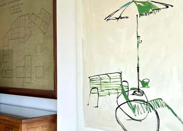 Апартаменты Stylish Well-connected Beachfront Flat *