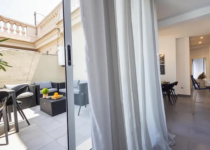 Florit Flats - Stylish 2 Bedroom Ac Wifi Terrace Attic In Center *