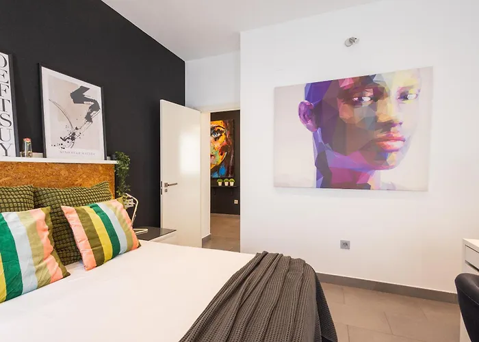 Florit Flats - Stylish 2 Bedroom Ac Wifi Terrace Attic In Center شقة *