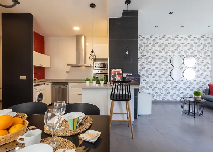 شقة Florit Flats - Stylish 2 Bedroom Ac Wifi Terrace Attic In Center