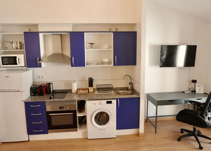 Hosted By Gracie * فالنسيا