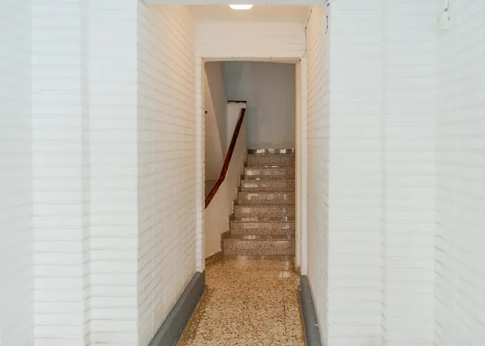 Nautico Junto A La Playa Malvarrosa *