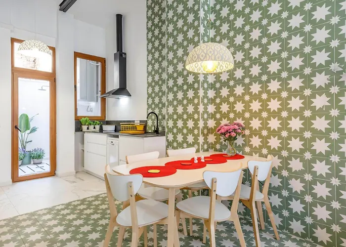 Artisan Haven: El Cabanyal Oasis Valencia