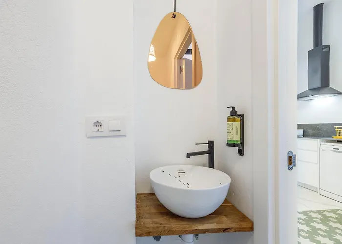 Artisan Haven: El Cabanyal Oasis 度假居