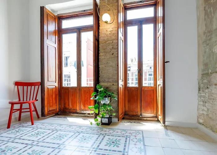 Artisan Haven: El Cabanyal Oasis Ferienhaus Valencia