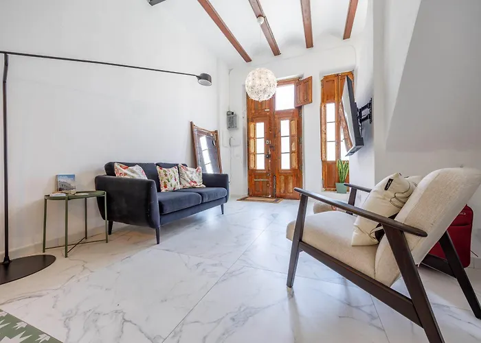 Artisan Haven: El Cabanyal Oasis Valencia