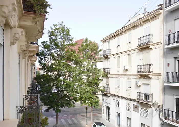 Hosted By Gracie Βαλένθια