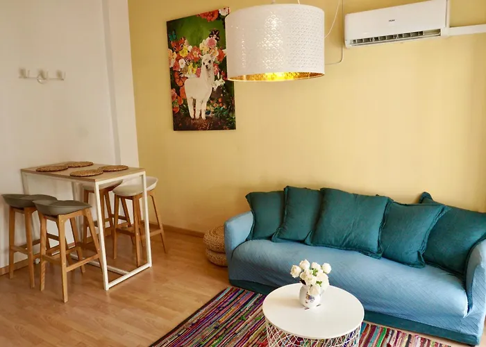 Hosted By Gracie * فالنسيا