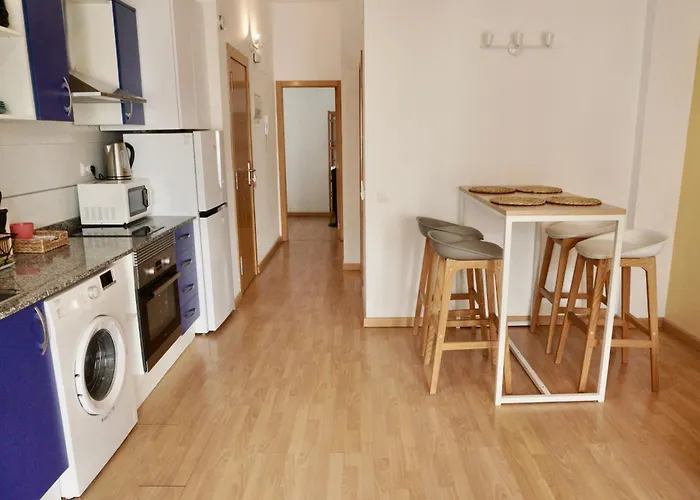 Hosted By Gracie فالنسيا