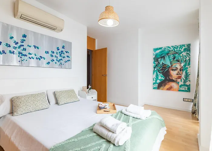 דירה Penthouse Duplex In A 4 Floors Spanish House -8 Min To Center By Metro *