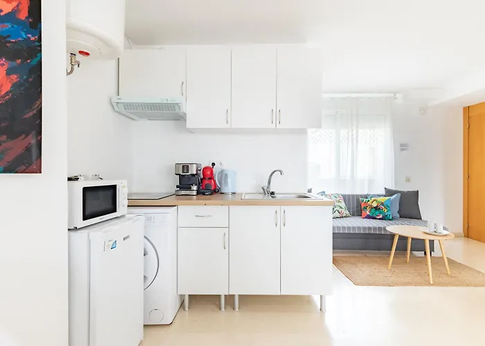 Penthouse Duplex In A 4 Floors Spanish House -8 Min To Center By Metro 아파트 *