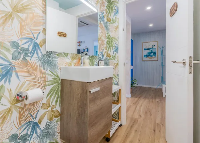 Nautico Junto A La Playa Malvarrosa *