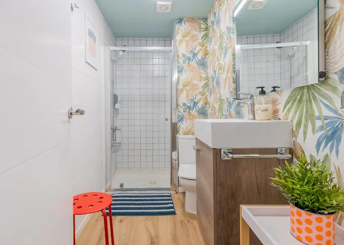 Náutico Junto A La Playa Malvarrosa * Valencia