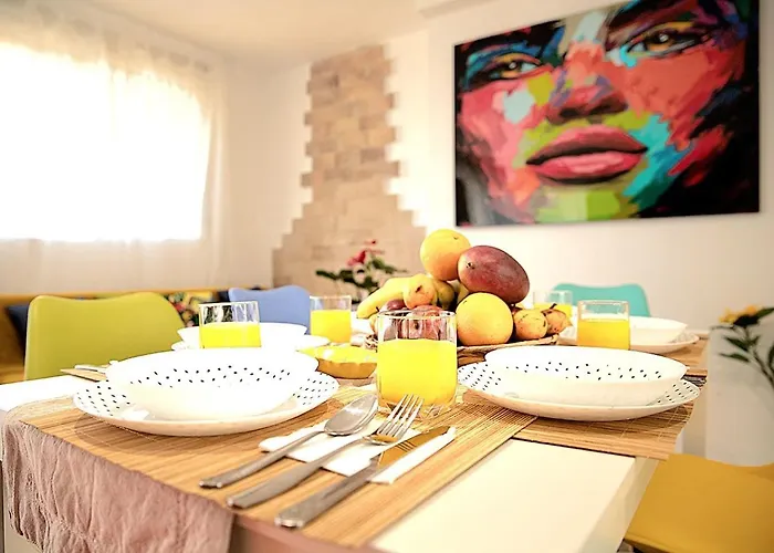 Penthouse Duplex In A 4 Floors Spanish House -8 Min To Center By Metro דירה ולנסיה